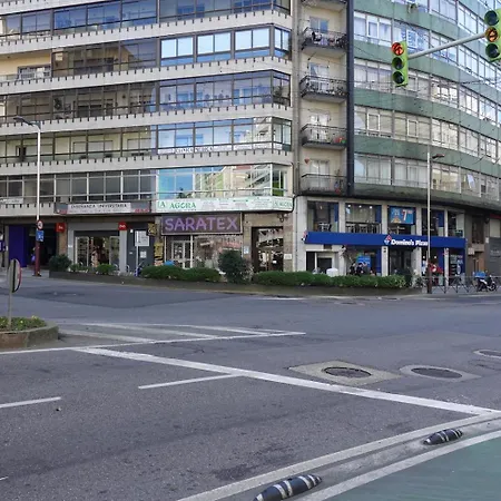 Piso Centrico De 5 Con Garaje En Διαμέρισμα Βίγκο