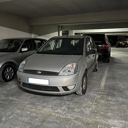 Piso Centrico De 5 Con Garaje En Lägenhet