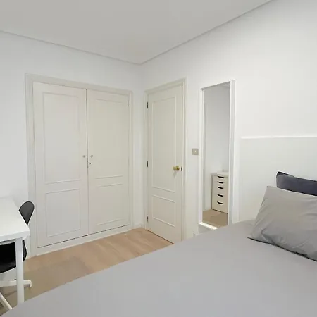 Lägenhet Piso Centrico De 5 Con Garaje En Vigo