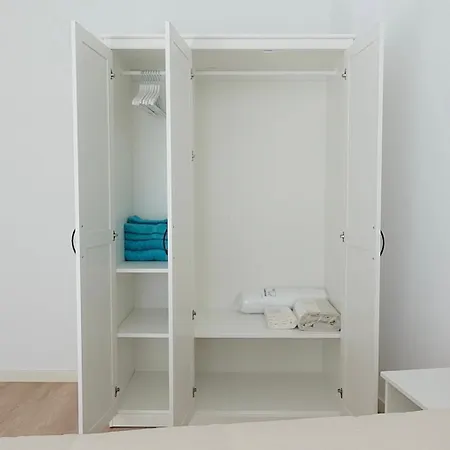 Piso Centrico De 5 Con Garaje En Lägenhet *